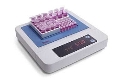 Thermo Scientific’s Compact Digital Dry Bath/Block Heater uses interchangeable aluminum blocks to heat samples (Single-block model shown using quarter-blocks)